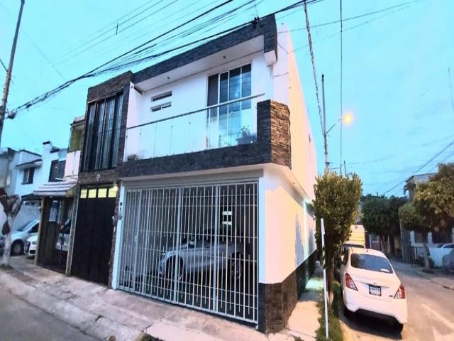 #23 - Casa para Venta en Zapopan - JC - 2