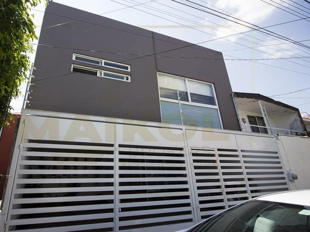 #32 - Casa para Venta en Zapopan - JC - 2