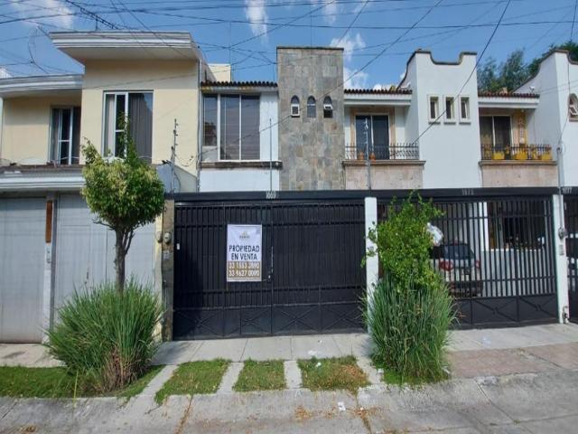 #38 - Casa para Venta en Zapopan - JC - 1