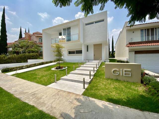 #Karen - Casa para Venta en Zapopan - JC - 2