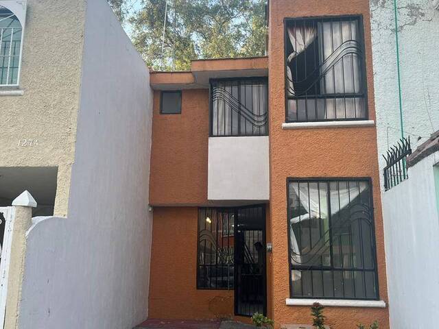 #208 - Casa para Venta en Zapopan - JC - 1