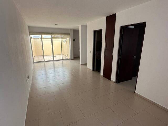 #KAREN - Casa para Venta en Zapopan - JC - 2