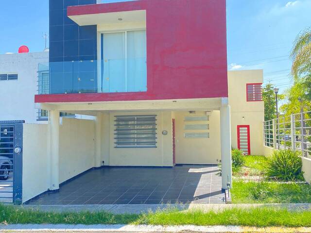 #239 - Casa para Venta en Zapopan - JC - 1