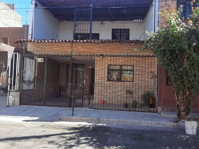 #255 - Casa para Venta en Guadalajara - JC - 2