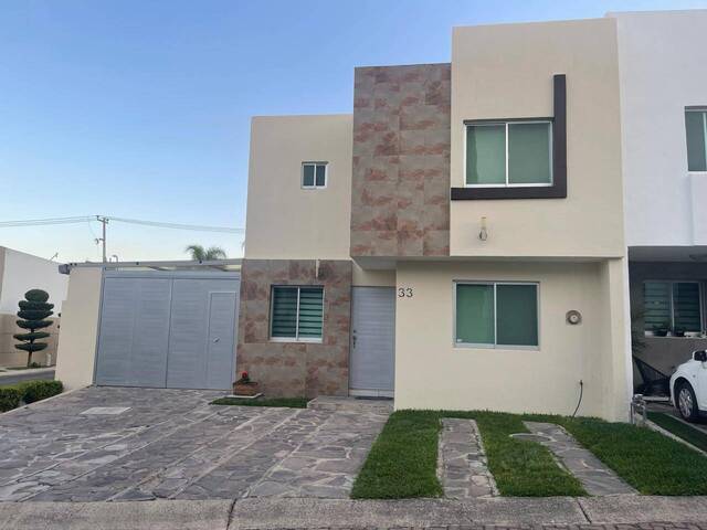 #265 - Casa para Renta en Zapopan - JC - 1